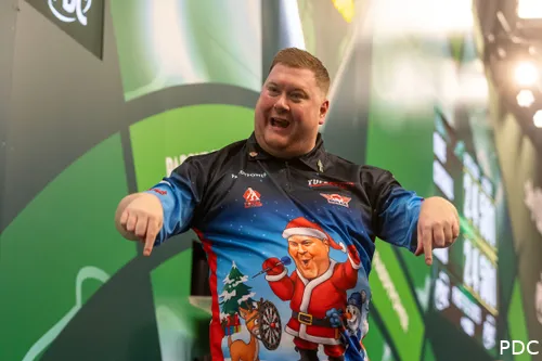 Ricky Evans op het podium van Alexandra Palace