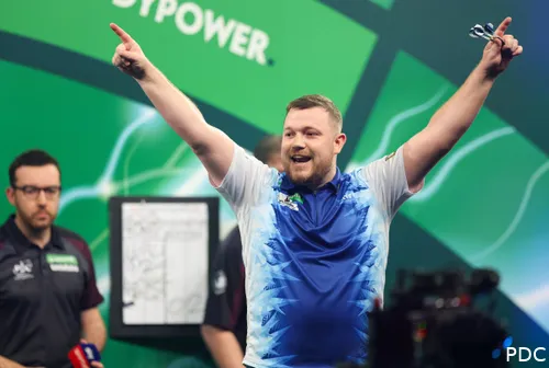 Darren Beveridge viert zijn overwinning