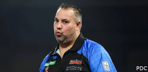 Jermaine Wattimena tuit zijn lippen en baalt zichtbaar.