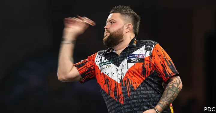 Michael Smith in action