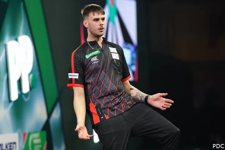 Dom Taylor celebrates on the Ally Pally stage