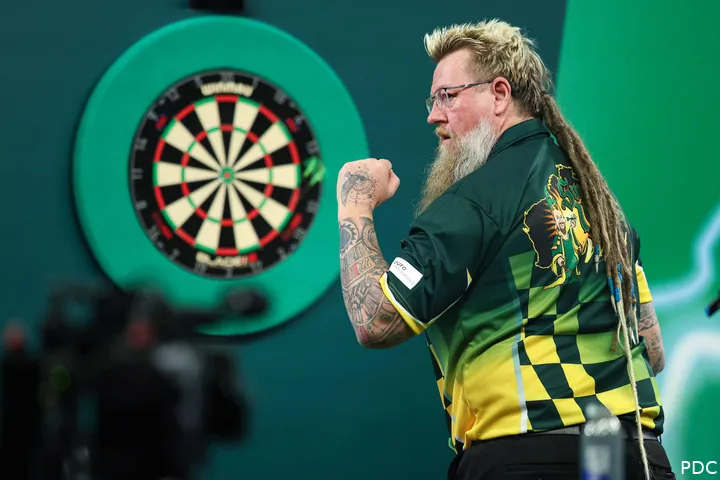 Simon Whitlock in action at ‘Ally Pally’