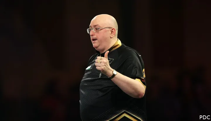 Andrew Gilding darf jetzt gegen Nathan Aspinall antreten.