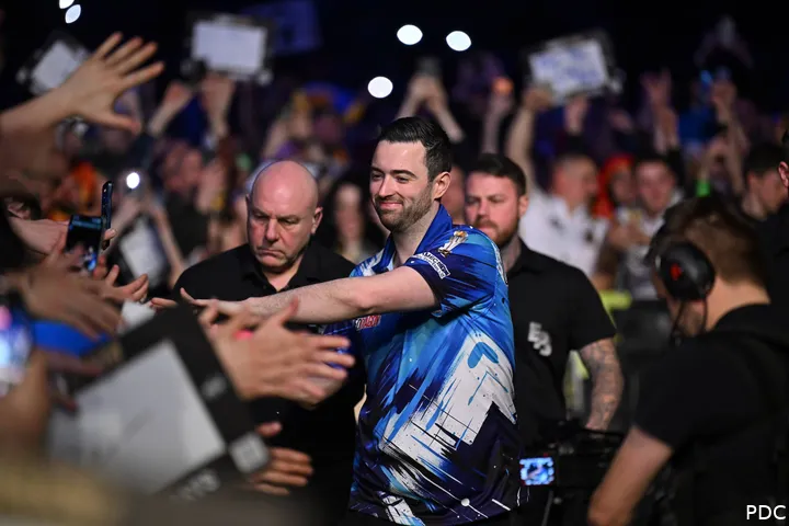 Luke Humphries hat sich mit seinem Sieg in Birmingham eindrucksvoll zurückgemeldet und blickt mit neuem Selbstvertrauen auf die Premier-League-Play-offs