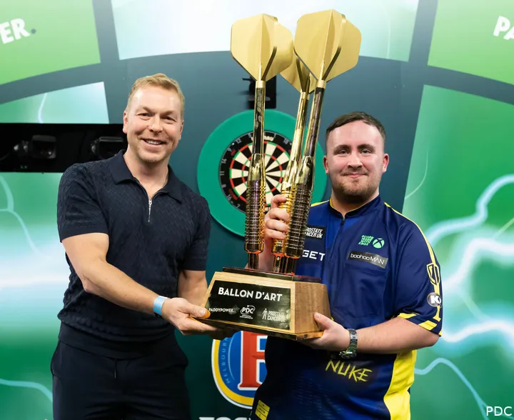 Luke Littler won ook de Ballon D'Art voor het gooien van de meeste 180-scores op het WK Darts