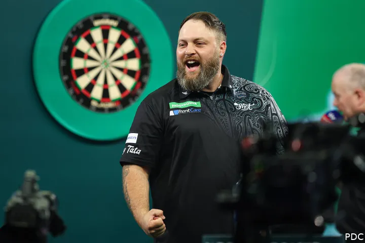 Jonny Tata in actie op het voorbije WK Darts