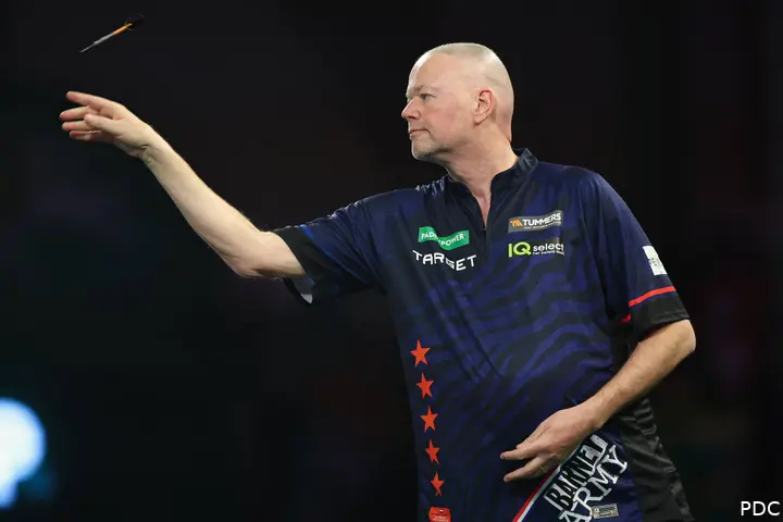 Raymond van Barneveld in actie