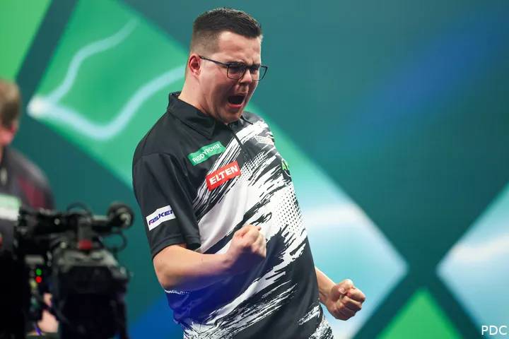 Gian van Veen balt de vuist