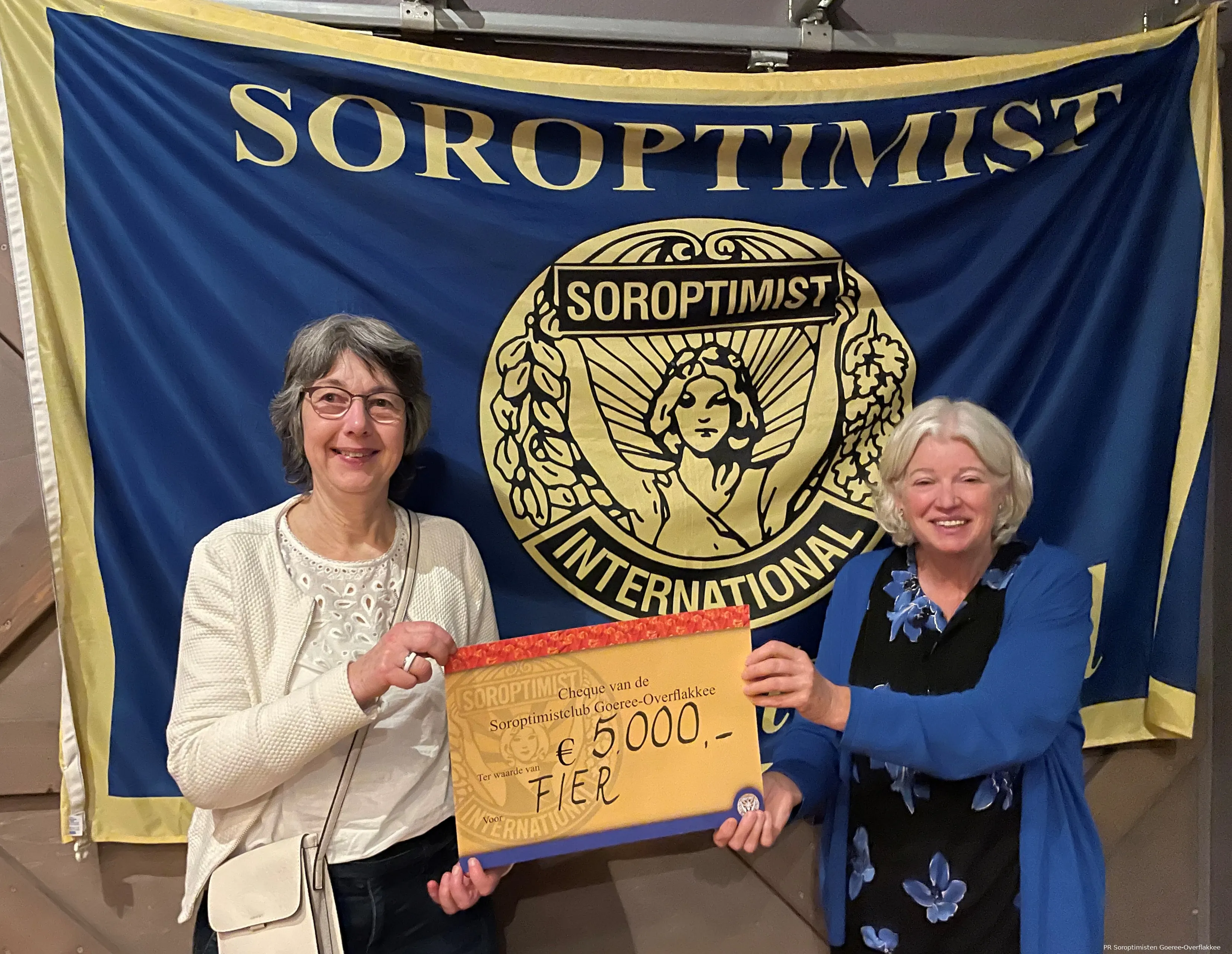 soroptimisten uitreiking cheque fier