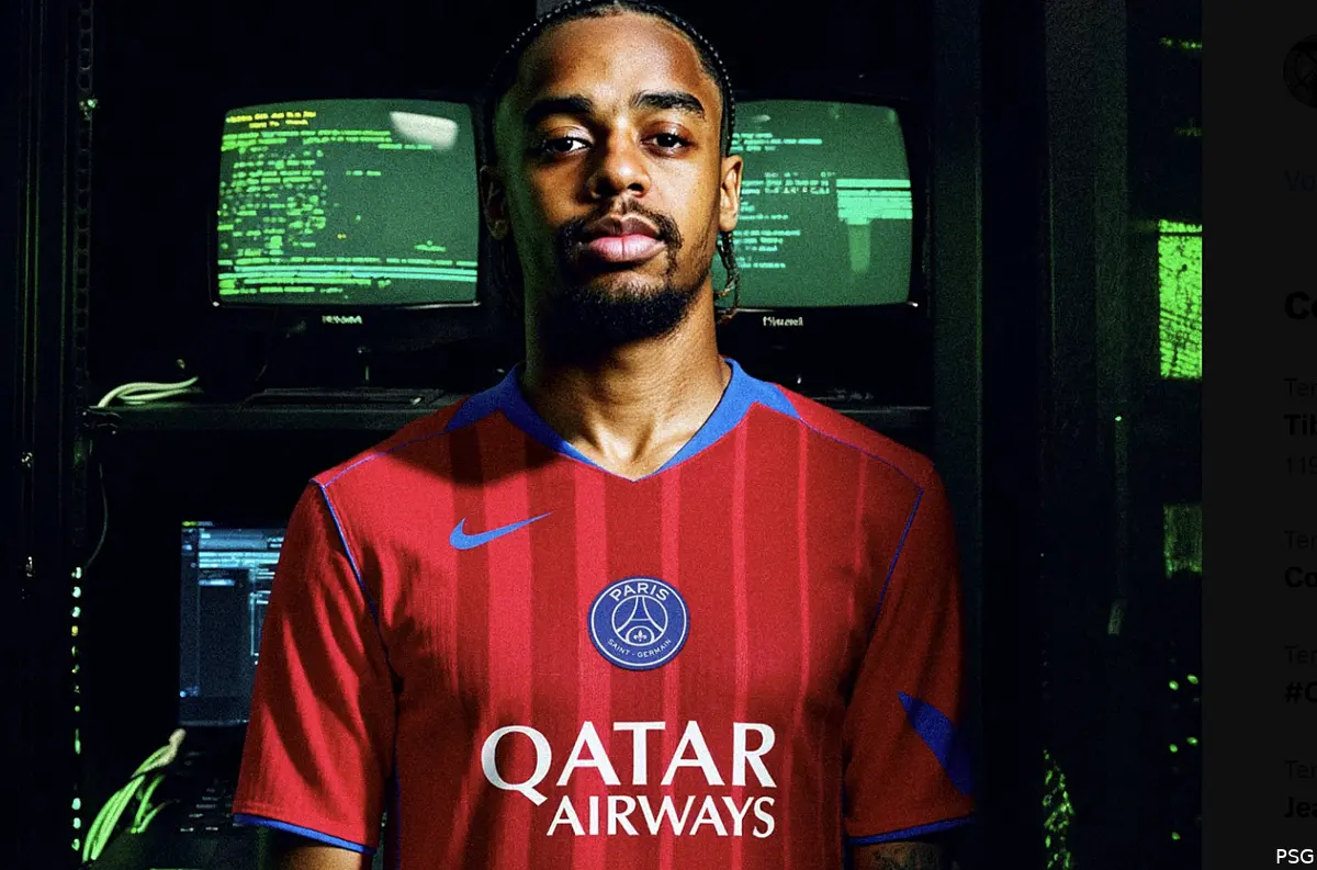 le psg devoile son nouveau maillot rouge capture d e cran 2025 08 17 a 09 06 36 397361