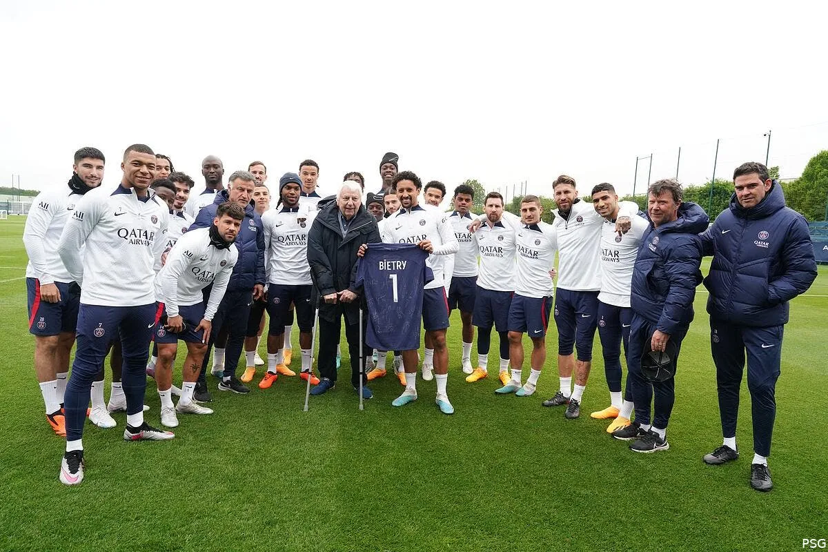 charles bietry present a l entrainement du psg twitter 3dd28b89ab597445e5755b266cb67bc9 360232