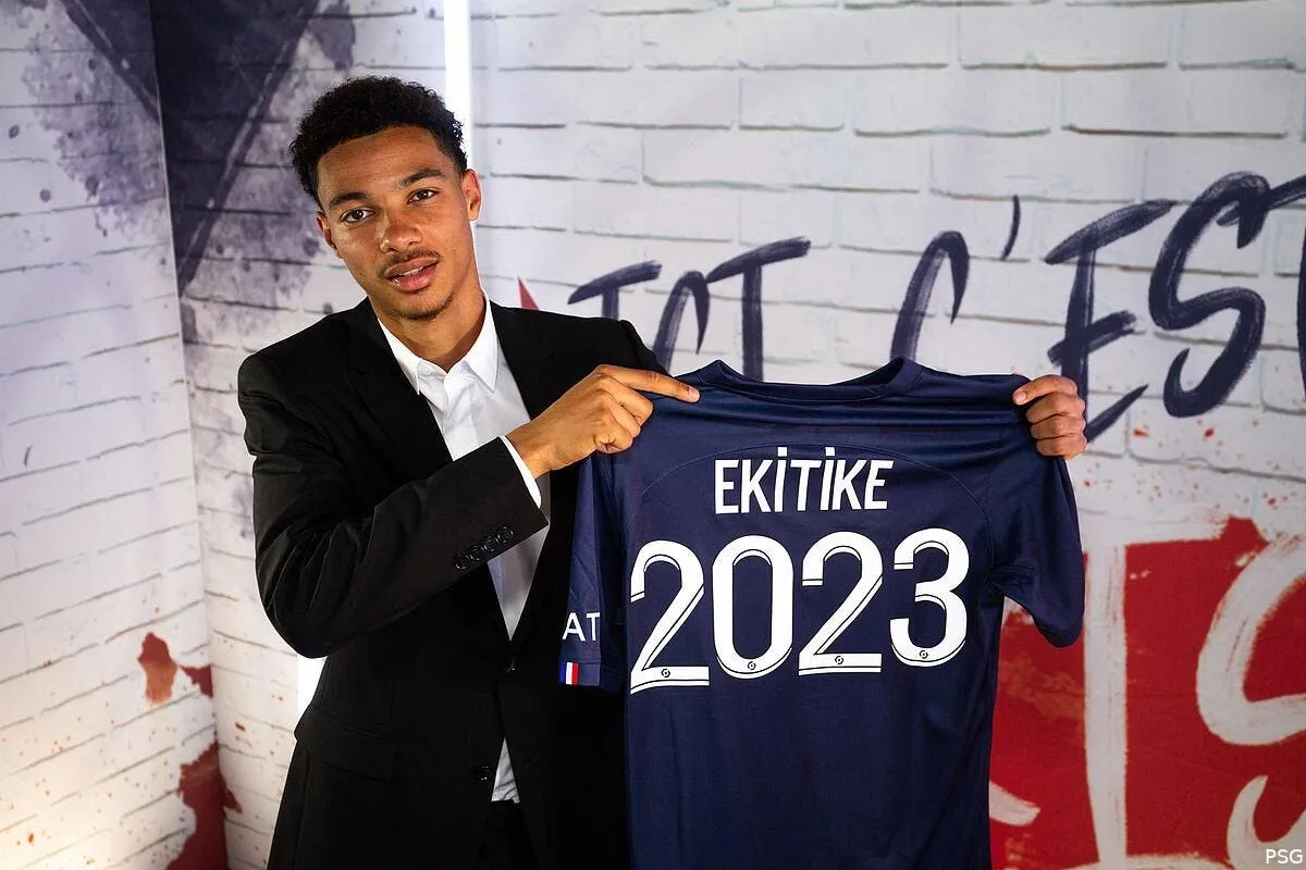 psg ekitike au japon un petit souci le bloque en france azo6546 345849