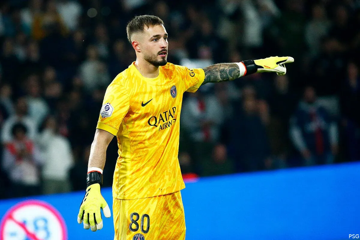 arnau tenas qui le psg pour villarreal off arnau tenas 397945