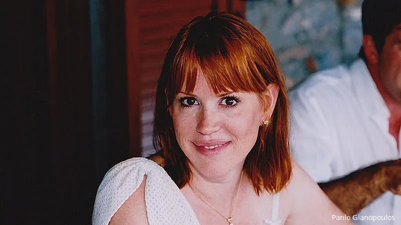 800px molly ringwald in greecef1634744233