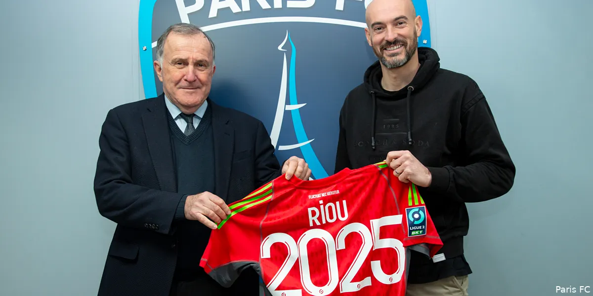 l ol libere remy riou qui signe au paris fc riousite 2800x1400 f50 50 370318