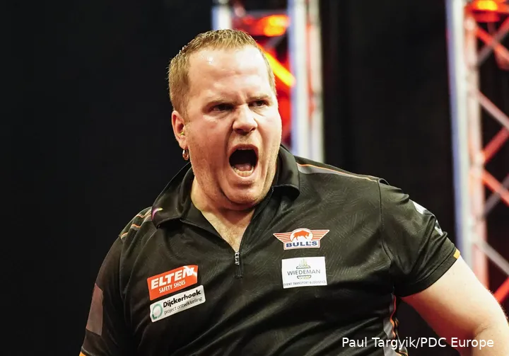 Dirk van Duijvenbode treft Rob Cross in de openingsronde van de World Matchplay