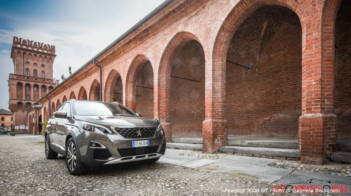 peugeot 3008 gt copertina