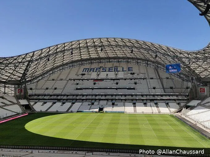 om le velodrome en mode ldc il manque plus que l equipe ea9u556xsaabjgx260383