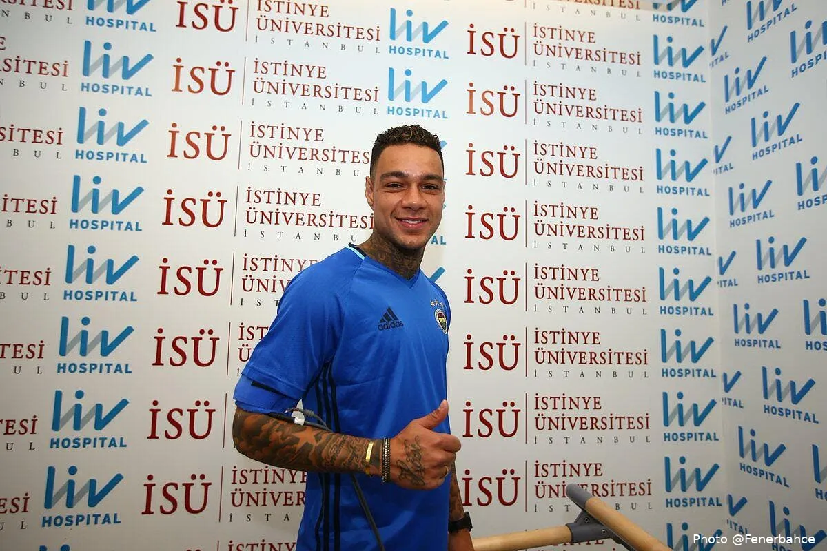 officiel gregory van der wiel s engage avec fenerbahce cmgkidcwyaa grz147978