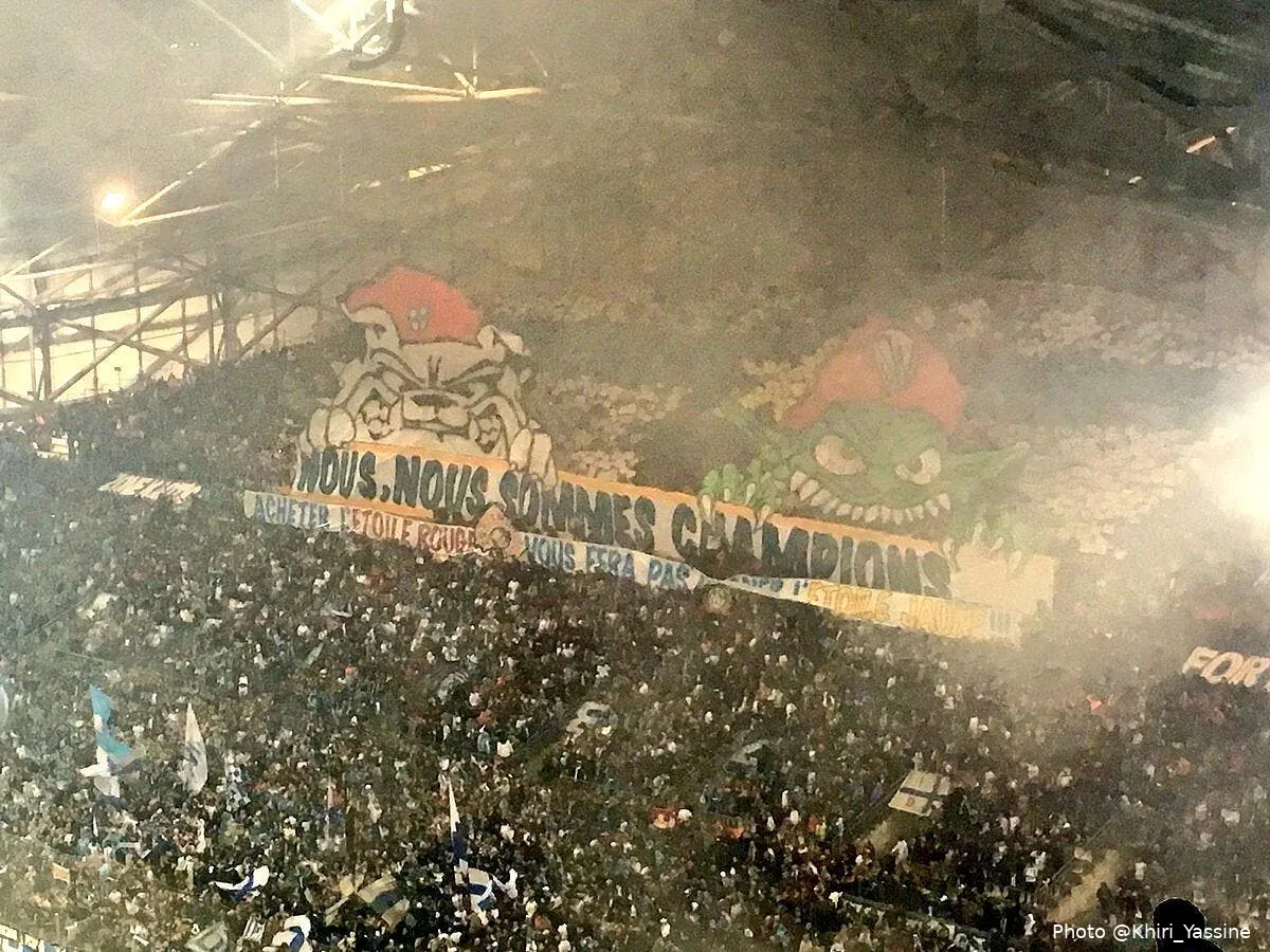 om psg le velodrome chambre avec l etoile rouge dqnuu7hwoaeeetx234599