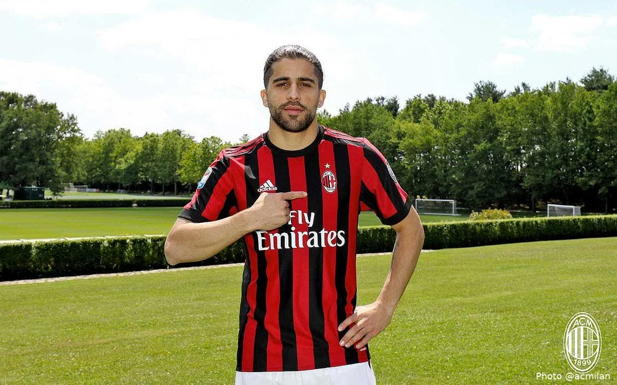 officiel ricardo rodriguez signe a l ac milan db0kciewaaals1u182631