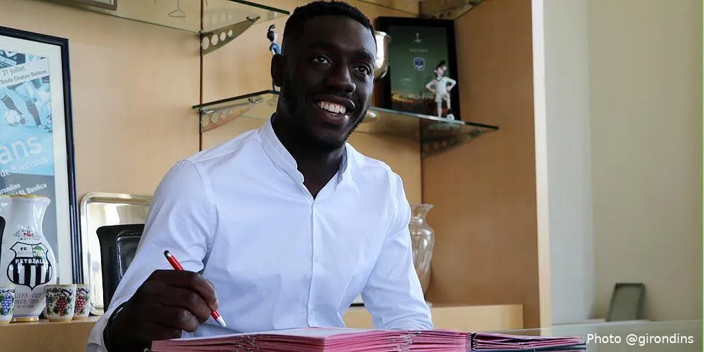 officiel alexandre mendy signe quatre ans a bordeaux ddqo4eywaaai3go184439