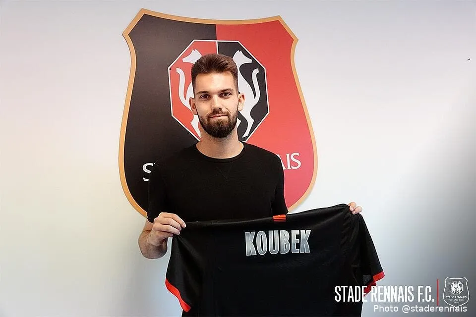 officiel rennes recrute un nouveau gardien dsc02241 copie191237