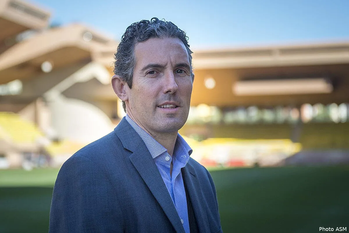 officiel un ancien directeur commercial du barca debarque a l asm 55339202117