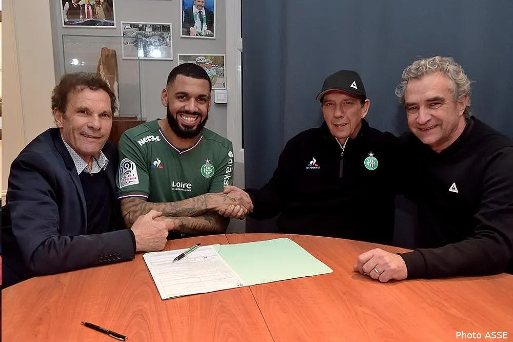 asse daniel riolo detruit le recrutement de yann m vila 1515780510 media206599