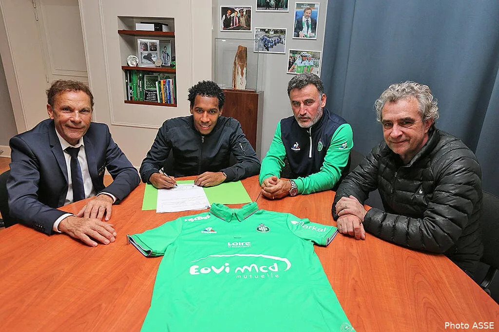 asse un joueur de 16 ans signe pro rocha santos162070