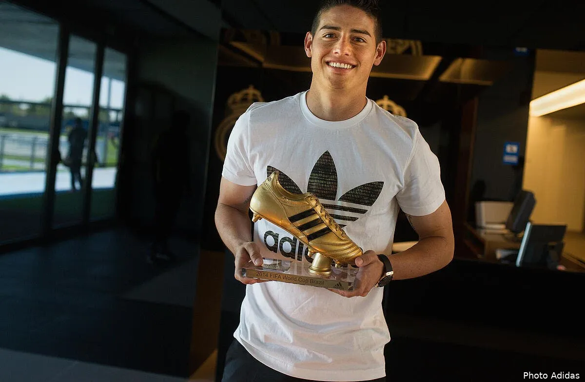 james rodriguez a recu son beau soulier d or 01tweet89153