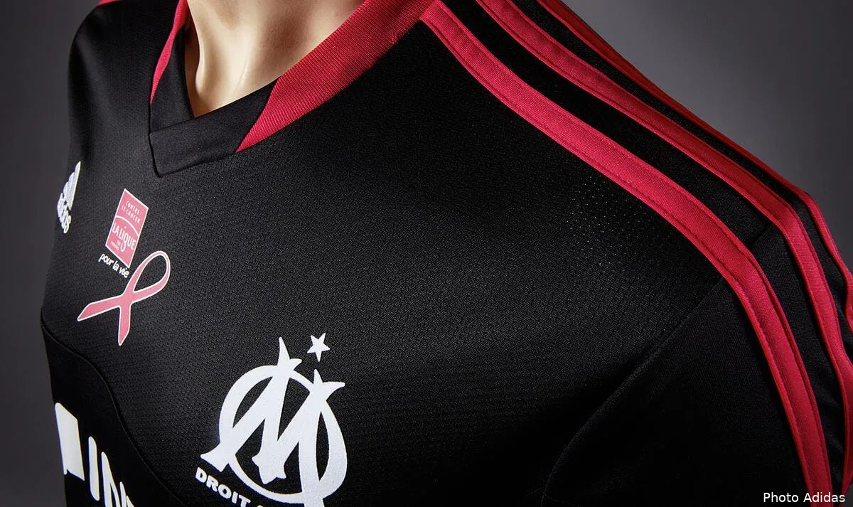 l om arborera contre l ol un maillot special pour la lutte contre le cancer maillotom341525