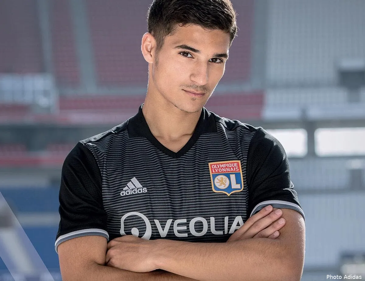 ol le 3e maillot devoile et il est pas mal 3e maillot ol201417