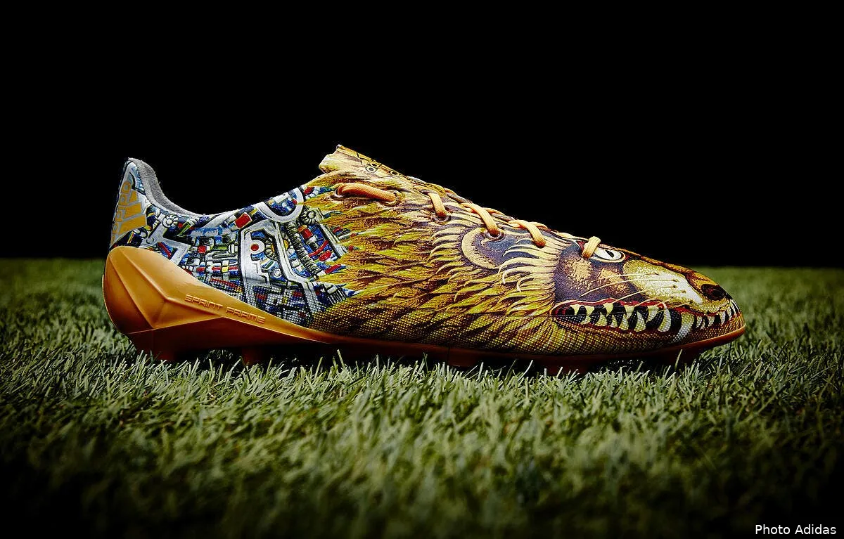 photo lucas et ses chaussures victimes de la fashion week ajs adidas yamamoto 01 007468403