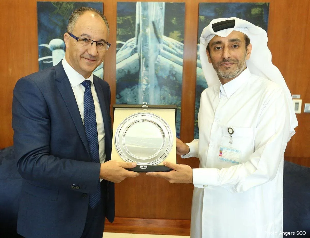 sco angers fait comme le psg et s associe avec aspetar cxypimfxeaaibnr161106