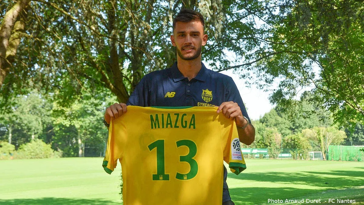 mercato nantes officialise son defenseur americain 8dbbe90178bfb53a413811767ddc8a59 fc nantes matt miazga rejoint les canaris en pret226827