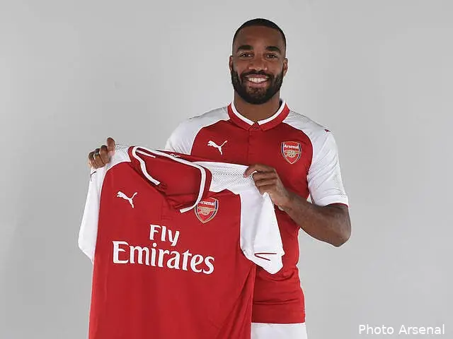 arsenal avec lacazette ozil predit le grand retour des gunners lacazette 48185719