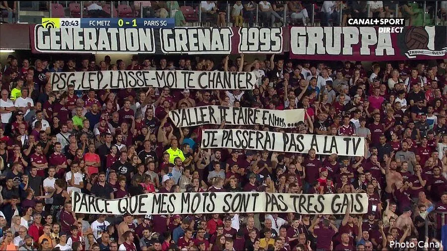 metz psg match interrompu pour des banderoles homophobes edpxvamx4ae01f3263043