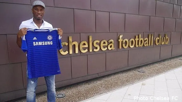 officiel drogba rejoint mourinho a chelsea drogba signs88177