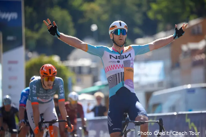 Riley Sheehan outsprints Ben Turner at the 2026 Czech Tour