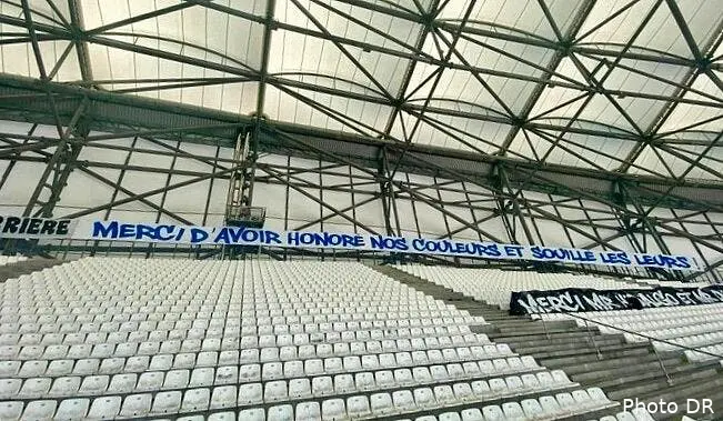 l1 l arroseur arrose la banderole de l om pour le psg om294395