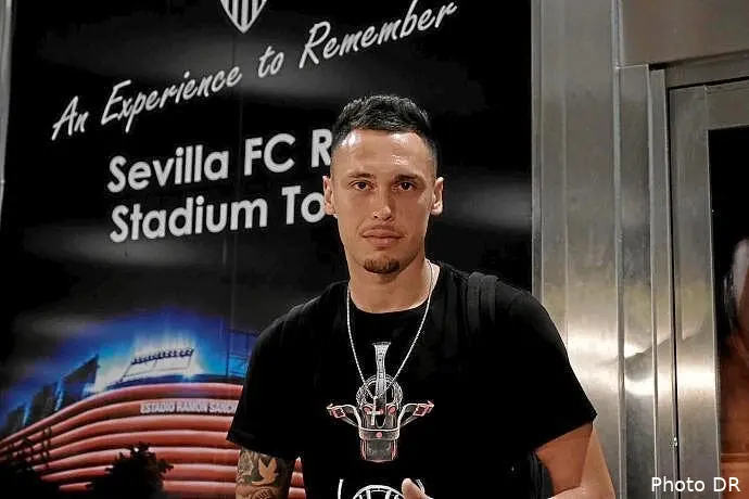 om lucas ocampos accueilli par monchi a seville ocampos257745