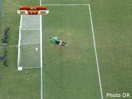 la photo qui valide le but anglais contre l allemagne 55509 8689