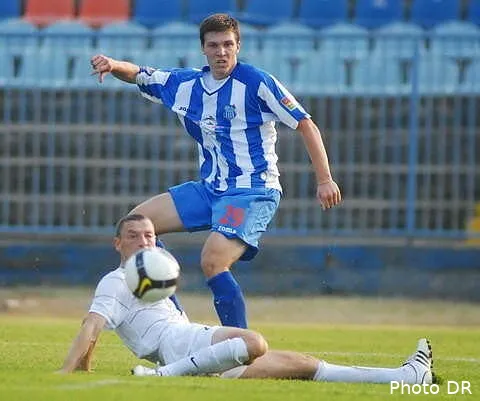 lazarevic signe trois ans a caen 54466 8757