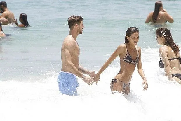 accroche toi rihanna la fiancee de trapp devoile ses atouts mg 0928128773