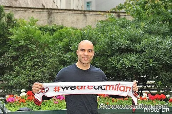 alex passe la visite medicale a milan bpyhespiiaa6egy84595