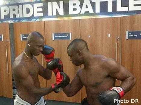 balotelli fait encore une blague apres sa bagarre avec richards article 2075312 0f3363f400000578 521 468x35028702
