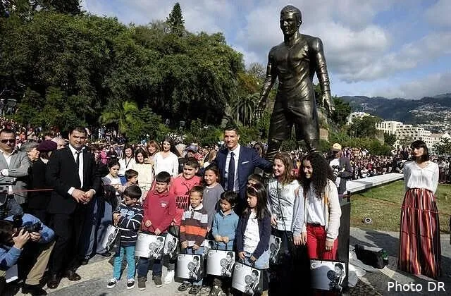 cristiano ronaldo inaugure sa statue 10393160 10153010184022164 8877841815328972265 n99895