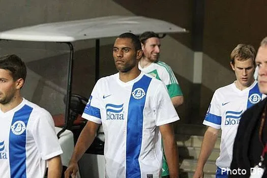 douglas la ligue 1 est competitive mais je n ai pas de contact photo dnipro85355