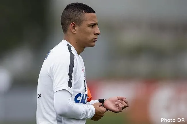 fcgb ca sent le roussi pour bordeaux dans le dossier arana fcgb bordeaux passe a l action pour un jeune lateral bresilien arana dajr 181104185907